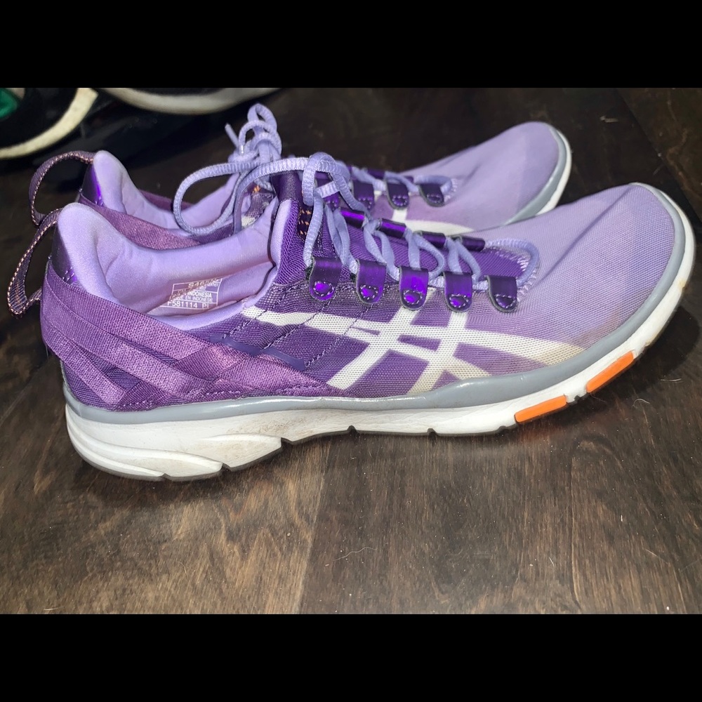 Womens size 6.5 ASICS GEL-FIT SANA